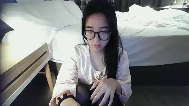 luluya1314 online show from October 25, 2025, 8:13 am