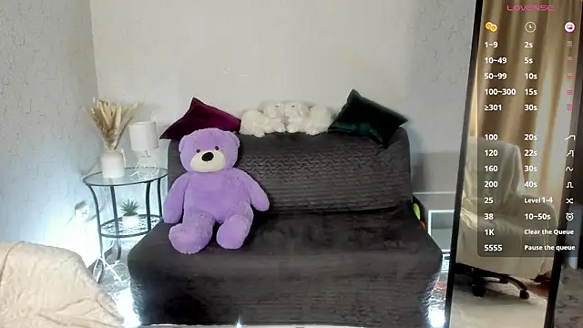 your charm  online show from September 30, 2025, 2:17 am