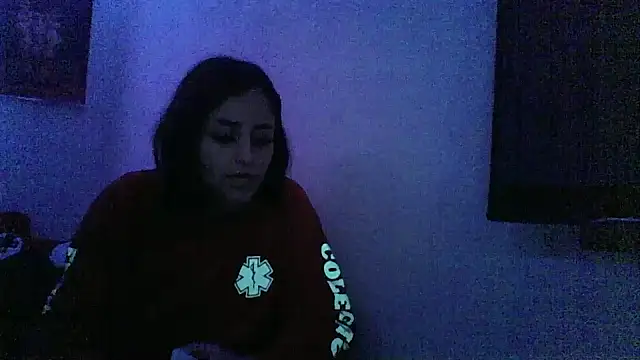 jenmarquez  online show from November 7, 2025, 11:48 am