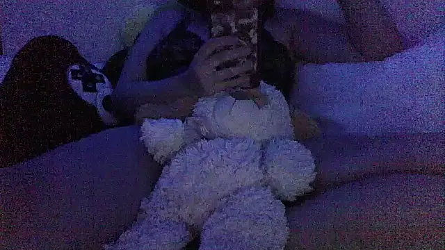 jenmarquez  online show from October 27, 2025, 5:30 am