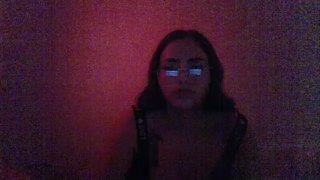 jenmarquez  online show from October 25, 2025, 7:07 am