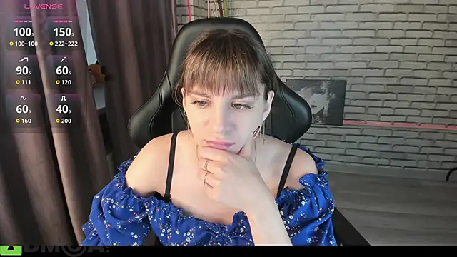 Snapshot of lasly_moon chatting on September 15, 2025, 12:11 am lasly moon online show from September 15, 2025, 12:11 am