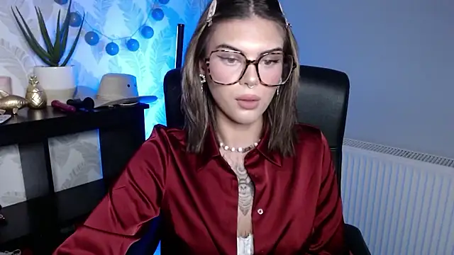 Snapshot of Nova_SIN chatting on January 8, 2026, 6:08 am Nova SIN online show from January 8, 2026, 6:08 am