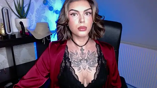 Snapshot of Nova_SIN chatting on February 5, 2026, 5:58 am Nova SIN online show from February 5, 2026, 5:58 am