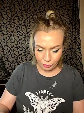 emmasweett11 online show from December 19, 2025, 12:40 pm