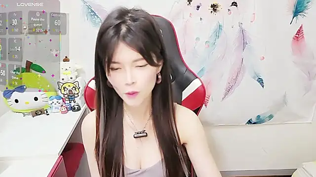 Alina10932 online show from November 11, 2025, 9:26 am