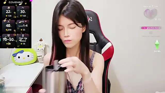 Alina10932 online show from September 18, 2025, 7:55 am