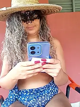 Snapshot of RaphinhaSanches chatting on February 21, 2026, 2:08 pm RaphinhaSanches online show from February 21, 2026, 2:08 pm