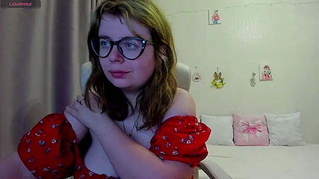 MilisaSweet777 online show from April 10, 2026, 7:32 pm