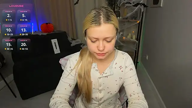 Millie Vanillies online show from October 27, 2025, 8:54 pm