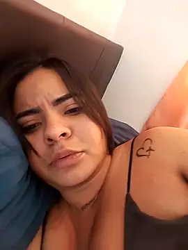 Snapshot of Luciana_r chatting on October 16, 2025, 7:22 pm Luciana r online show from October 16, 2025, 7:22 pm