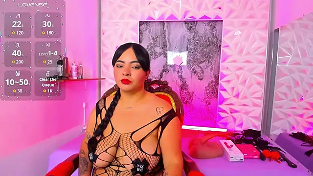 Snapshot of Luciana_r chatting on November 21, 2025, 9:47 pm Luciana r online show from November 21, 2025, 9:47 pm