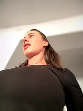  JessyRey  online show from November 19, 2025, 8:03 am