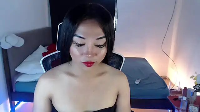 SultryCyraFoxmore online show from September 17, 2025, 7:10 am