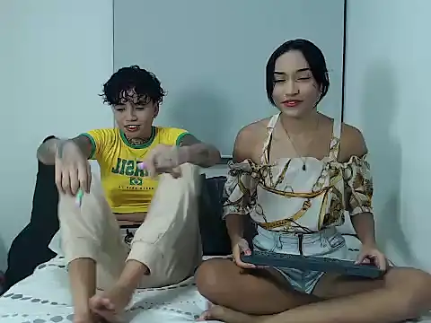 ParisAndVi online show from September 19, 2025, 11:31 pm