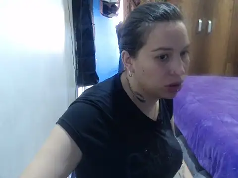 Snapshot of cloequeen15 chatting on March 20, 2026, 4:41 pm cloequeen15 online show from March 20, 2026, 4:41 pm