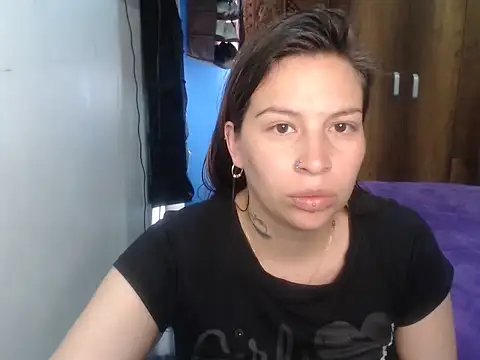 Snapshot of cloequeen15 chatting on March 21, 2026, 3:05 pm cloequeen15 online show from March 21, 2026, 3:05 pm