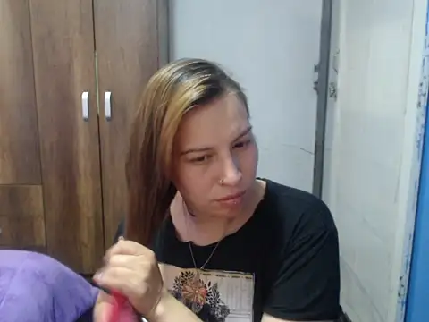 Snapshot of cloequeen15 chatting on October 27, 2025, 8:10 pm cloequeen15 online show from October 27, 2025, 8:10 pm