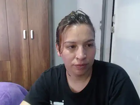 Snapshot of cloequeen15 chatting on November 13, 2025, 12:53 pm cloequeen15 online show from November 13, 2025, 12:53 pm