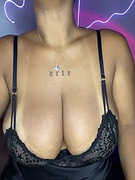 afrodeusa online show from October 3, 2025, 11:23 am