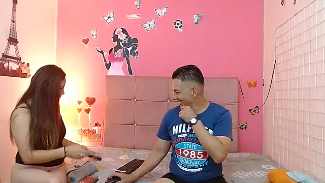 mollyandsam303av online show from October 9, 2025, 3:40 am