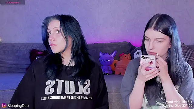 Snapshot of Threesomebabes chatting on June 26, 2026, 2:45 pm Threesomebabes online show from June 26, 2026, 2:45 pm