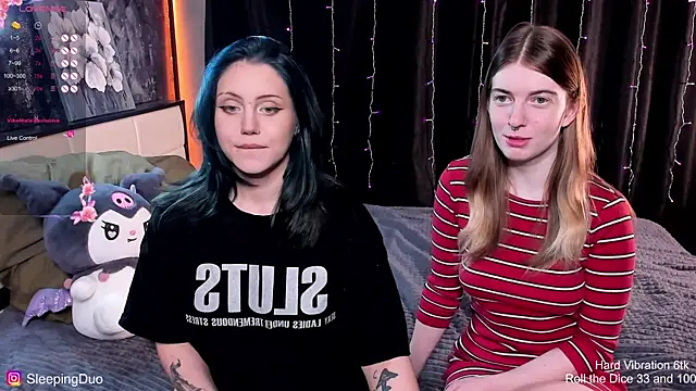 Snapshot of Threesomebabes chatting on November 10, 2025, 11:59 am Threesomebabes online show from November 10, 2025, 11:59 am