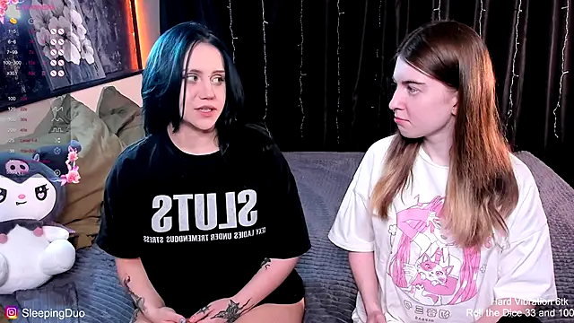 Snapshot of Threesomebabes chatting on November 11, 2025, 3:51 pm Threesomebabes online show from November 11, 2025, 3:51 pm