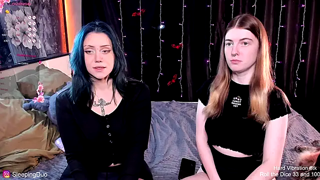 Snapshot of Threesomebabes chatting on November 6, 2025, 12:53 pm Threesomebabes online show from November 6, 2025, 12:53 pm