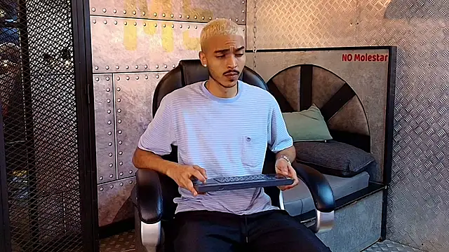 MarcusRain  online show from October 7, 2025, 3:40 am