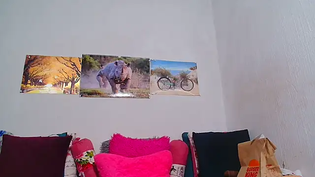 Snapshot of LoloQueen5 chatting on October 2, 2025, 9:34 am LoloQueen5 online show from October 2, 2025, 9:34 am