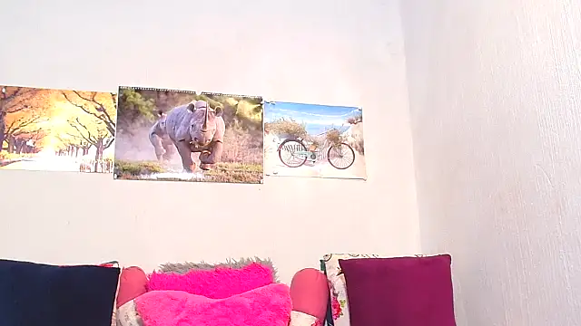 Snapshot of LoloQueen5 chatting on September 20, 2025, 11:32 pm LoloQueen5 online show from September 20, 2025, 11:32 pm