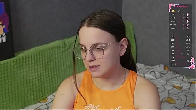 Snapshot of Violetwin chatting on February 24, 2026, 5:14 pm Violetwin online show from February 24, 2026, 5:14 pm