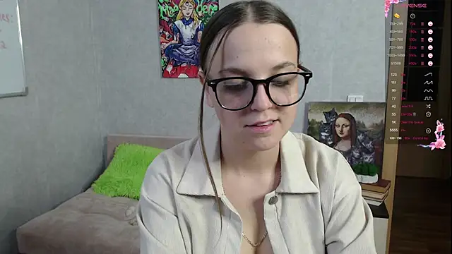 Violetwin online show from September 27, 2025, 6:47 pm