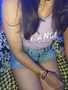 Snapshot of Laila_Pahadi chatting on November 17, 2025, 5:50 pm Laila Pahadi online show from November 17, 2025, 5:50 pm