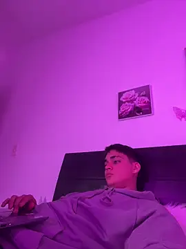 Samantha 2190 online show from February 3, 2026, 4:10 am