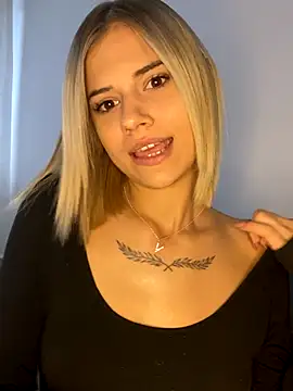 Snapshot of AishaKali chatting on October 3, 2025, 7:32 am AishaKali online show from October 3, 2025, 7:32 am