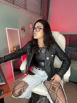 Snapshot of Esmeralda_CO chatting on February 11, 2026, 12:38 pm Esmeralda CO online show from February 11, 2026, 12:38 pm