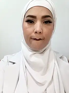 Snapshot of jamila_zair chatting on March 21, 2026, 2:32 pm jamila zair online show from March 21, 2026, 2:32 pm