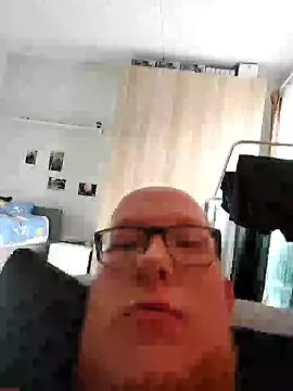 geilerd122 online show from October 2, 2025, 12:19 pm