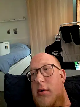 geilerd122 online show from February 17, 2026, 2:36 pm