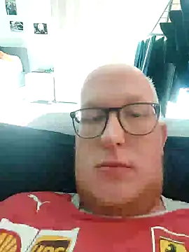 geilerd122 online show from September 12, 2025, 1:33 pm