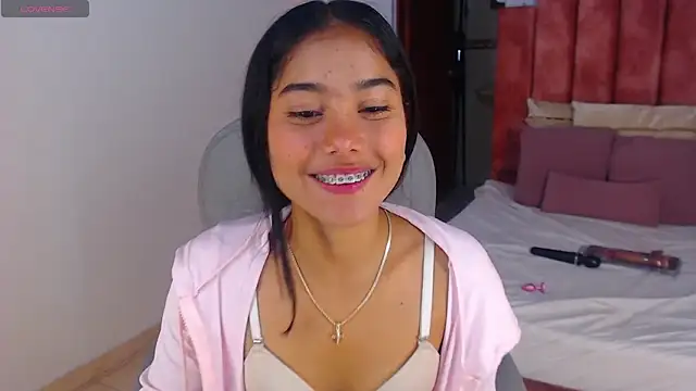 Milaa Star  online show from September 17, 2025, 3:52 am