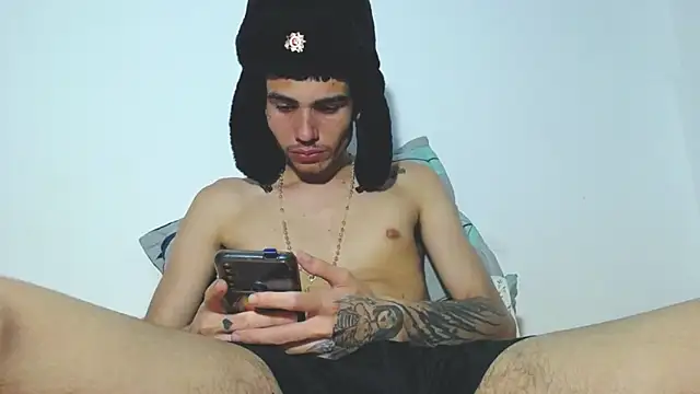 Snapshot of Onzas_ chatting on October 15, 2025, 3:16 am Onzas online show from October 15, 2025, 3:16 am