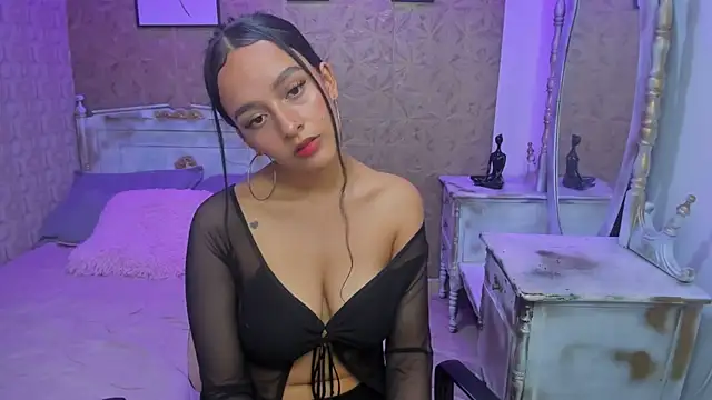 Snapshot of Salome_Smitth_1 chatting on January 14, 2026, 8:23 pm Salome Smitth 1 online show from January 14, 2026, 8:23 pm