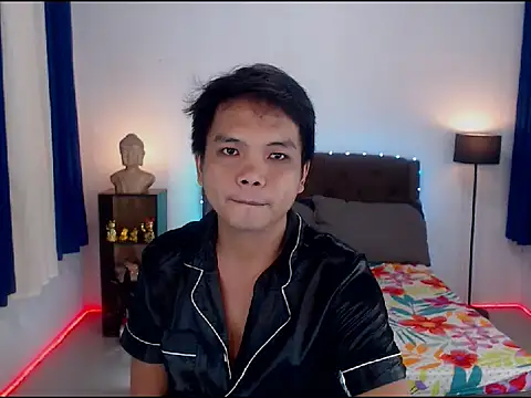 Snapshot of XExtraServiceManX chatting on November 18, 2025, 11:02 am XExtraServiceManX online show from November 18, 2025, 11:02 am