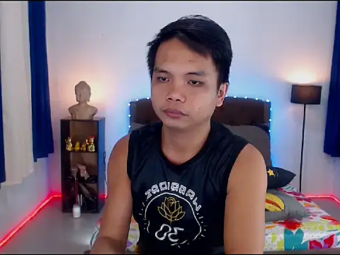 Snapshot of XExtraServiceManX chatting on November 8, 2025, 2:15 am XExtraServiceManX online show from November 8, 2025, 2:15 am