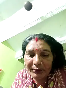 Snapshot of ZIVAA chatting on May 5, 2026, 6:38 am ZIVAA online show from May 5, 2026, 6:38 am