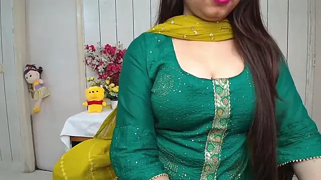 ruby100 online show from February 6, 2026, 11:45 pm