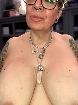 Snapshot of dieseldame1313 chatting on March 24, 2026, 5:51 am dieseldame1313 online show from March 24, 2026, 5:51 am